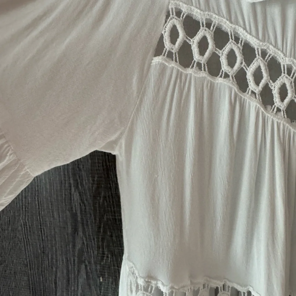 🦩🌴BOHO Beach cover up White Button-Up Tunic with Lace Details🌴🦩 - Picture 10 of 12